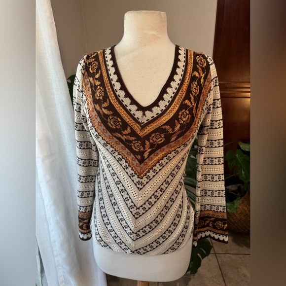 Vintage Knit Sweater with Floral Pattern Neutral tones long sleeve - Picture 1 of 4